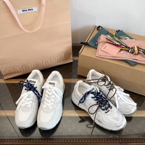 미우미우 x 뉴발란스 530 SL 스니커즈