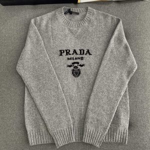 【TJ공장】 프라다 로고 울 캐시미어 크루넥 스웨터 니트 2컬러（터보）