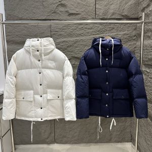 프라다 크롭 리나일론 다운 패딩 자켓