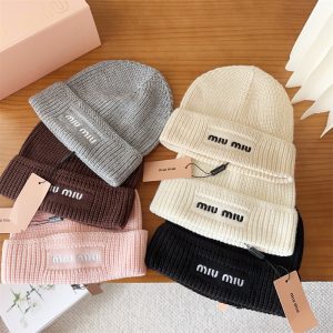 미우미우 자수 로고 울 비니