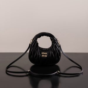 【PURPLE】미우미우 완더 마테라쎄 나파 가죽 호보 미니 백 블랙 5BP078