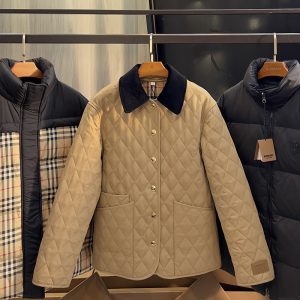 버버리 23FW 다이아몬드 퀼팅 코듀로이 카라 자켓