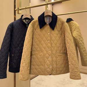 버버리 25FW 다이아몬드 퀼팅 코듀로이 카라 자켓