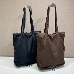 【진핀】프라다 사피아노 레더 펜던트 리나일론 폴더블 토트백 1TT330