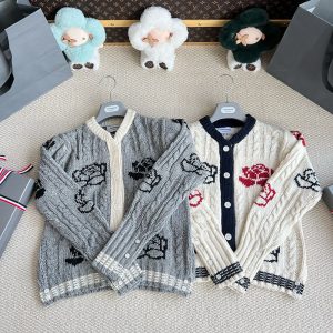 톰브라운 로즈 인타르시아 케이블 니트 가디건