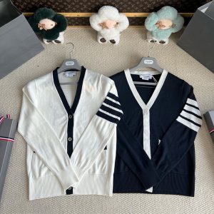 톰브라운 사선완장 코튼 헥터 메달리언 가디건