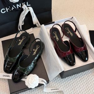 샤넬 26A 크로커다일 엠보스드 페이턴트 카프스킨 캡 토 슬링백 플랫