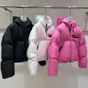 프라다 크롭 후디 다운 패딩 점퍼